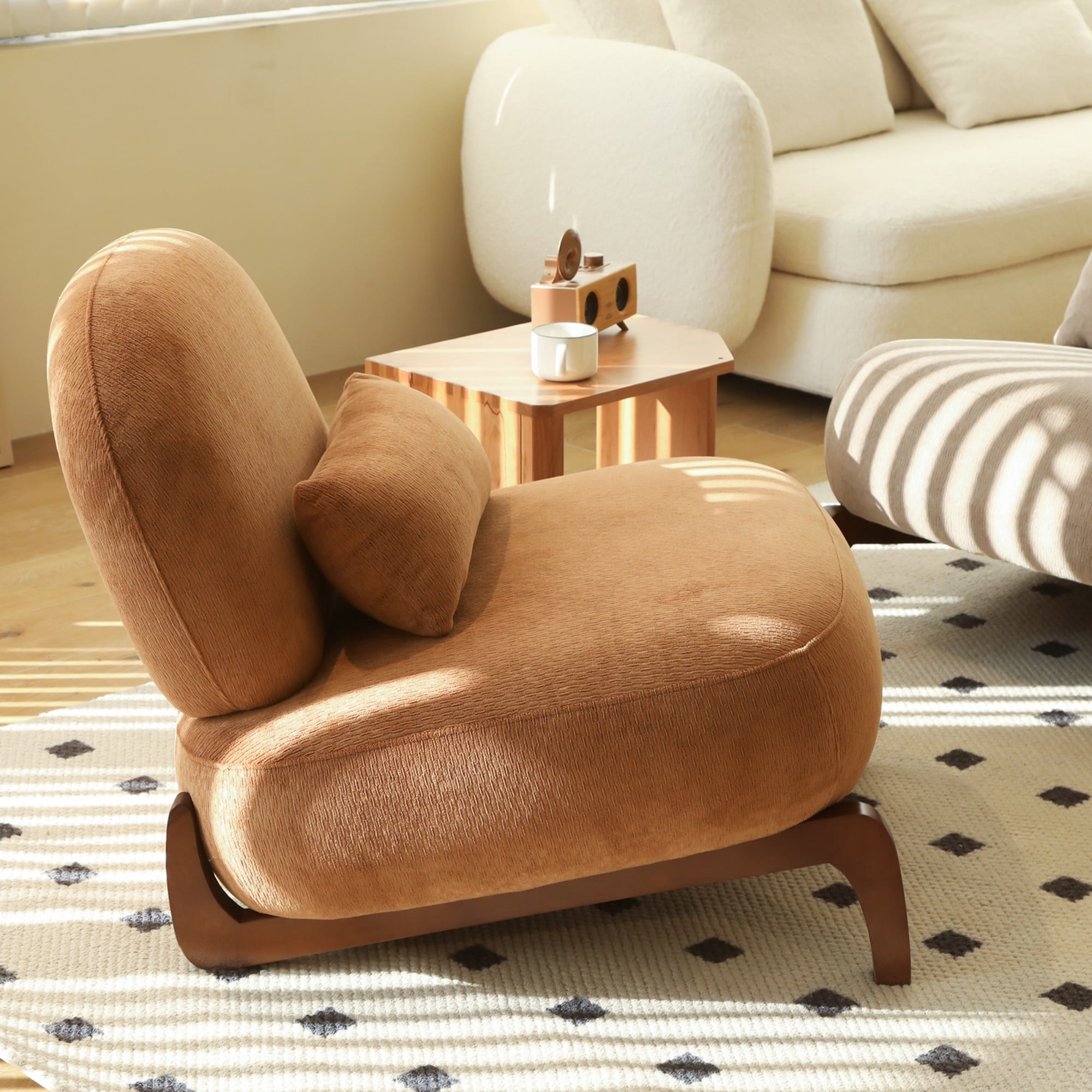BSHTI 28.4" Velvet Upholstered Accent Chair with Pillow, Comfy Armless Design, Wood Legs for Living Room(Caramel)