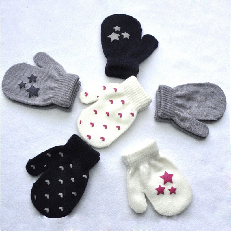 Love Heart Star Print Infant Baby Mittens Winter Soft Warm Knitted Gloves for 1-5 Years Old 