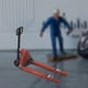 thumbnail image 5 of Modelo de camión transpaleta 1:64, accesorios fotográficos realistas, mini carretilla elevadora, mesa y carro para rojo, 5 of 9