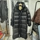 thumbnail image 4 of Chaqueta de plumón de ganso de invierno de estilo coreano de alta gama negra y dorada, chaqueta larga hasta la rodilla gruesa para hombres y mujeres, chaqueta a prueba de viento con capucha, 4 of 6