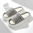 thumbnail image 4 of La Casa Cana para Hombres Las Bandas Cruzadas Punta Los Pies., 4 of 8