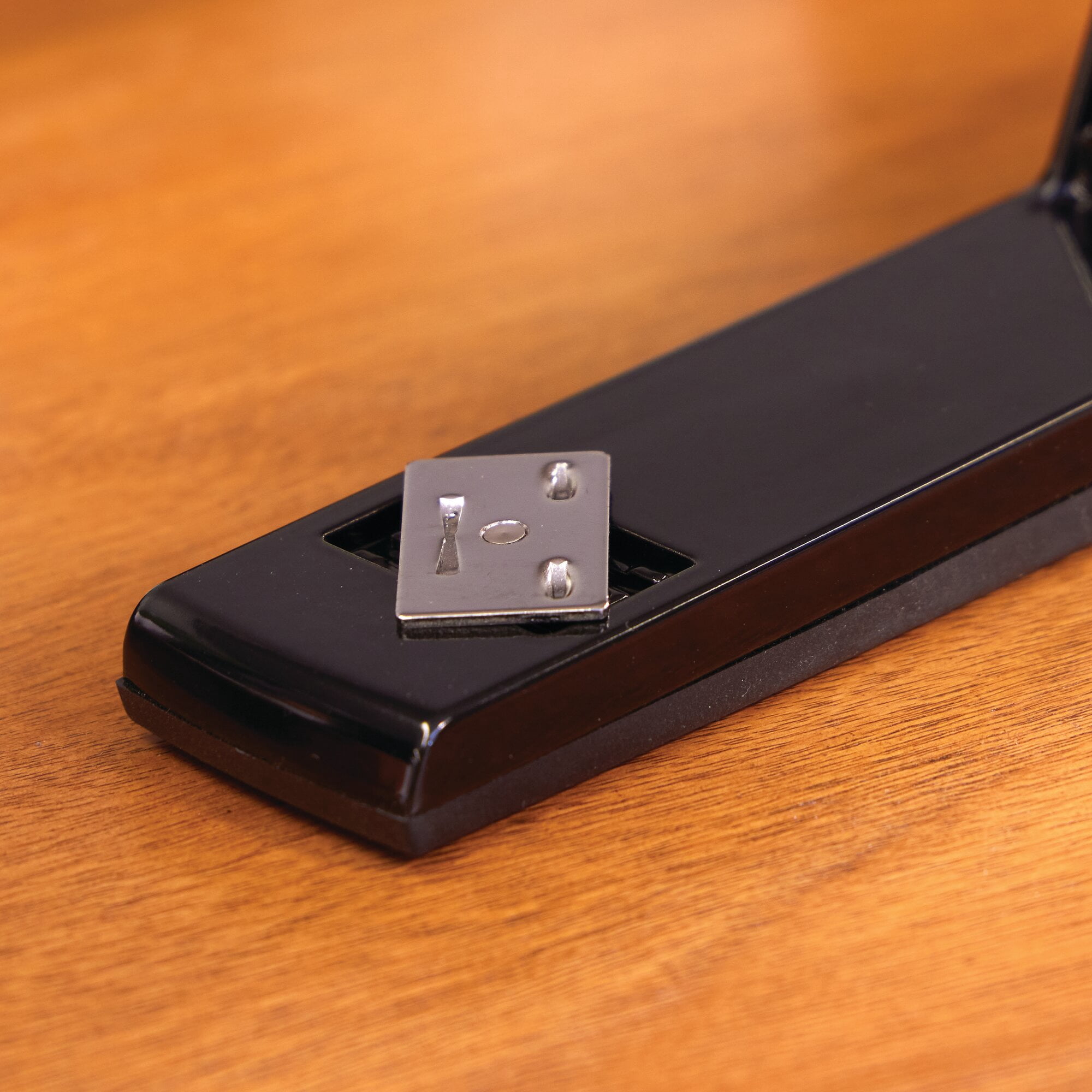 Swingline 747 Classic Desktop Stapler 30 Sheets Black - Full Size Staplers