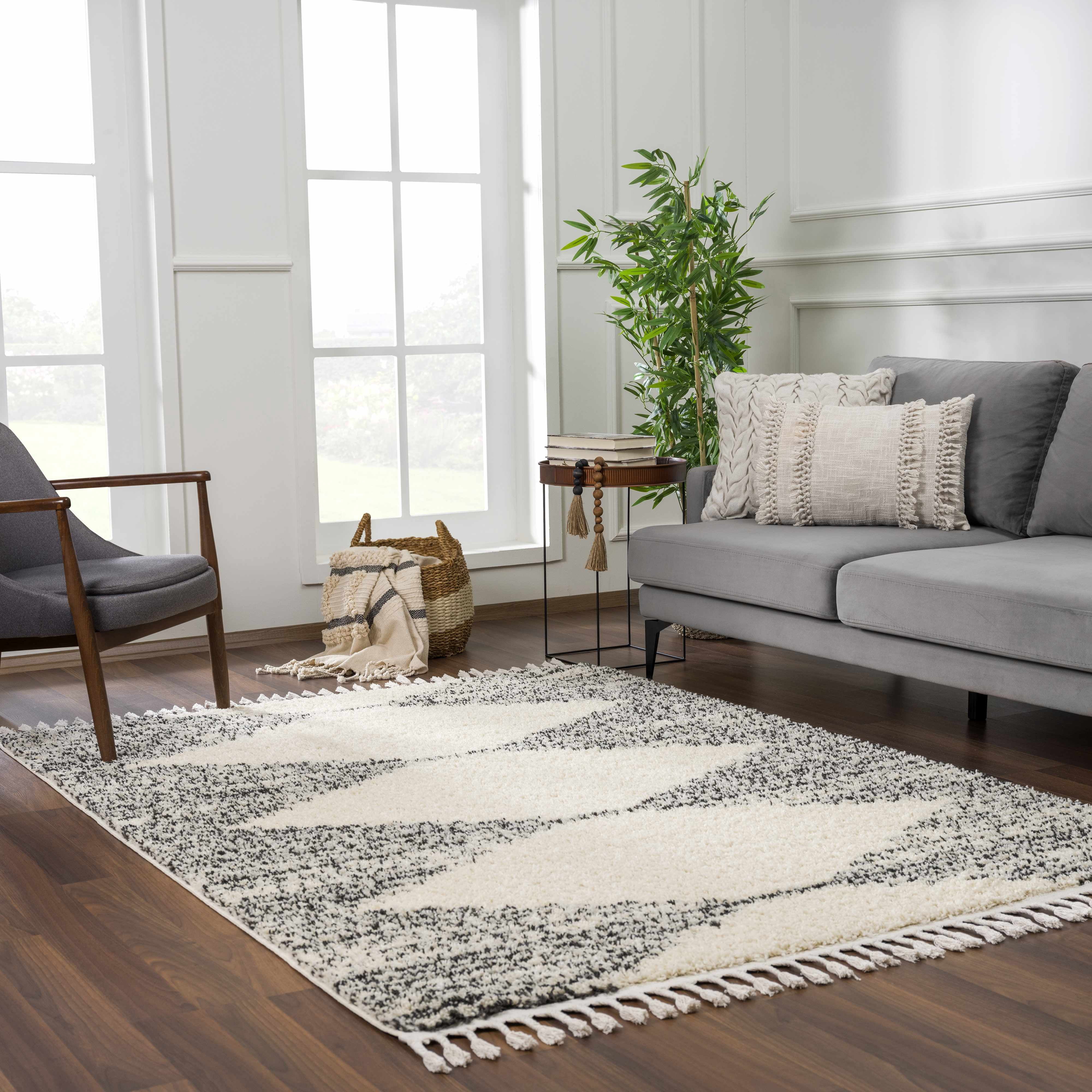 BoutiqueRugs Howth Boho Moroccan Geometric Shag with Tassels for Living Room, Bedroom - Beige, Charcoal, Gray - 5'3" Round