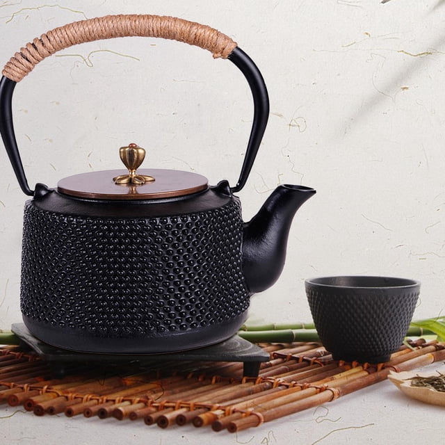 Tetera de Hierro Macarena 850ml Con Tapa de Cobre