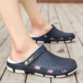 thumbnail image 4 of XIHAHA Zapatillas de verano para hombre, chanclas de playa transpirables con agujeros, Sandalias planas sin cordones informales Unisex, Zapatos para hombre talla 45, 4 of 5