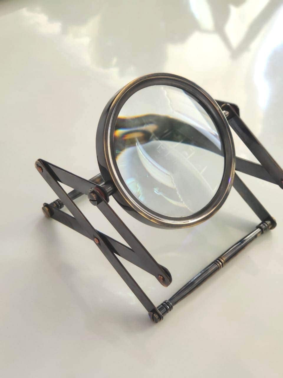 Vintage Style Desk Top Channer Magnifier Brass Magnifying Glass on Wooden Stand 