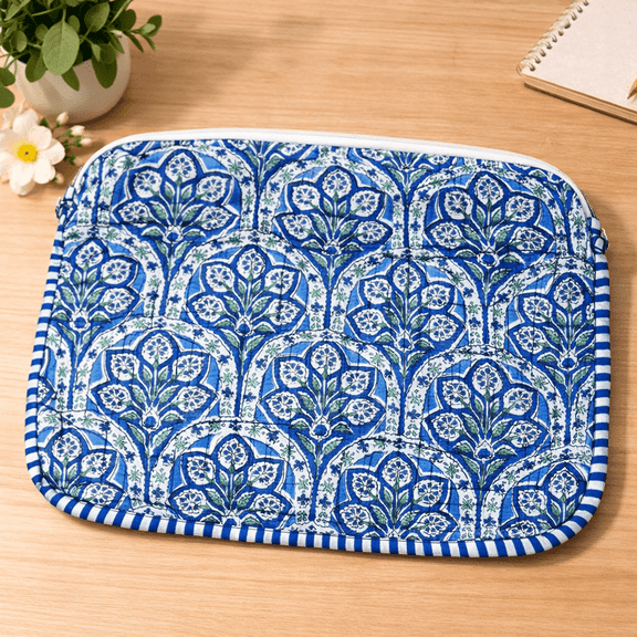 Elegant Blue Quilted Floral Cosmetic Pouch, Stylish Travel Makeup Organizer Bag with Zipper, Lightweight Toiletry Case for Skincare Accessories