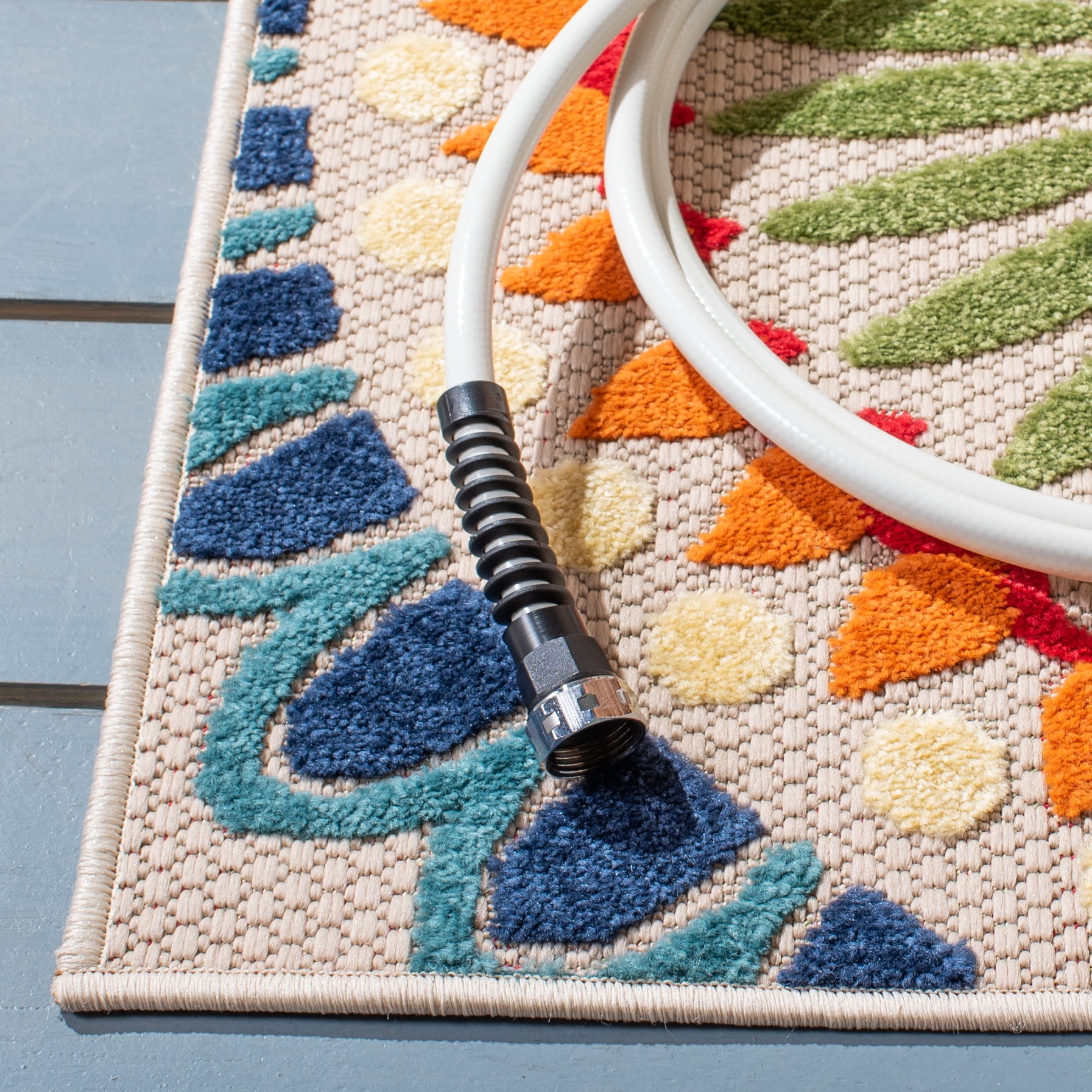 SAFAVIEH Cabana Brynn Floral Indoor/Outdoor Area Rug, Blue/Ivory, 6'7" x 6'7" Square
