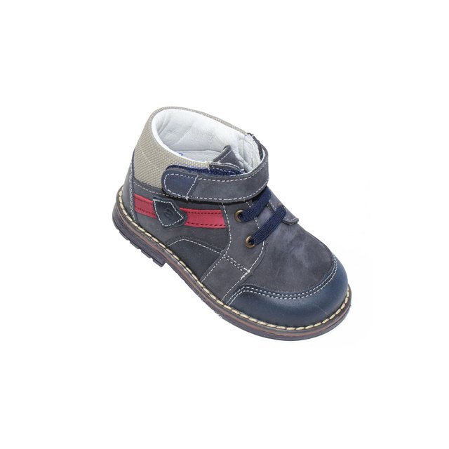 botas casuales andanenes niño azul marino piel 1660p02 bota niño en vista 3/4 superior, piel azul marino con cierre de velcro y cordones, costuras contrastantes visibles, franja lateral roja, empeine reforzado y suela de goma estriada sobre fondo blanco; a menudo usadas para paseo diario o escuela.