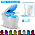 thumbnail image 1 of Luz de baño Wc con carga Usb, retroiluminación impermeable para inodoro, 8 colores, Sensor de movimiento Pir inteligente, luz Led nocturna para baño Feliz Sencillez, 1 of 5