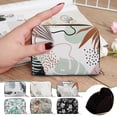 thumbnail image 1 of Xihbxyly Nueva Bolsa de Organza Estampada, Elegante Diseño de Bordado, Práctica Anilla para Tirar, Acabado Pulido, Organizador Multifuncional, Compacto y Elegante, Ideal para Viajes, 11 Ranuras para, 1 of 6