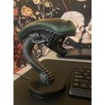 thumbnail image 3 of Lámpara Alien JUIANG Xenomorfo LED para lectura, 3 of 6