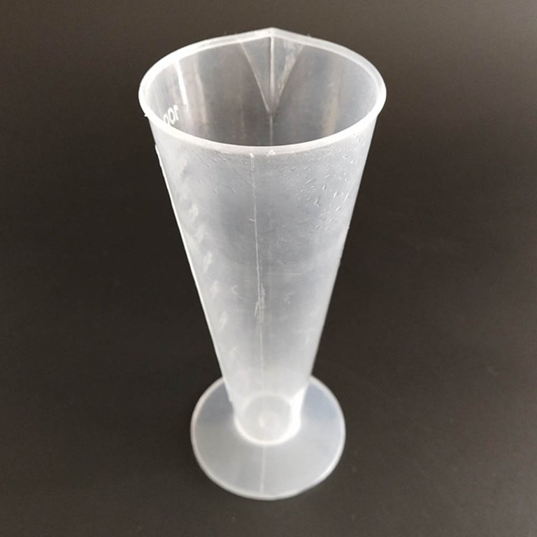 Thermohauser 4 Cup Translucent Polypropylene Measuring Cup - 7L x 4 7/10W  x 6 1/5H