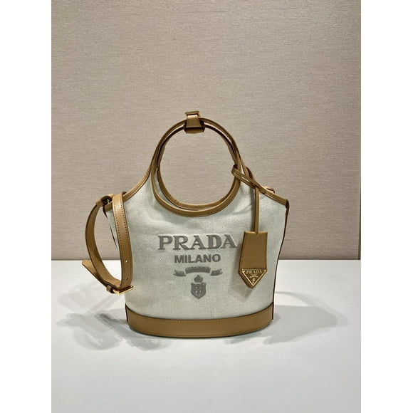 Pra-da Pra-da The exquisite design is interpreted with reverse stitching, creating a soft and rounded modern shape. Adding lightness, modern and sophisticated style.