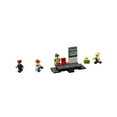 thumbnail image 5 of LEGO City Train de Passagers Motorisé avec Contrôle Bluetooth Ensemble de Construction de 677 Pcs, 5 of 5