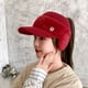 thumbnail image 4 of Gorro de mujer para otoño e invierno, con parte superior vacía, grueso, con protección para las orejas, cálido, estilo coreano, para exteriores, resistente al frío, de lana de punto, moderno, 4 of 5