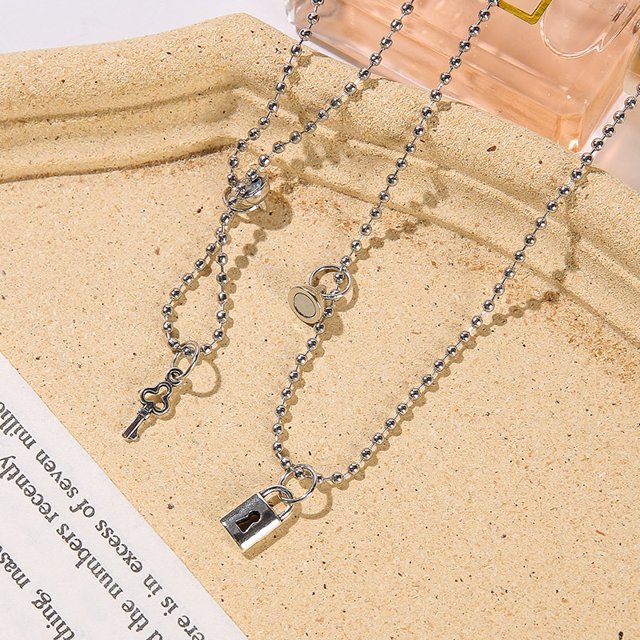 Collar Magnético De Pareja , Cadena De Clavícula Con Colgante De Arco Iris , Estilo Vintage Hip-hop Space Man
