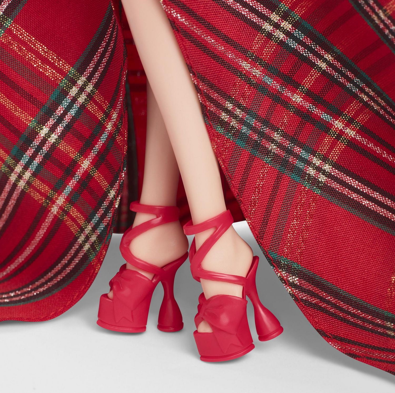 Barbie Signature 2024 Holiday Barbie Fashion Doll, Seasonal Collector Gift, Blonde with Plaid Gown, Ages 6Y+