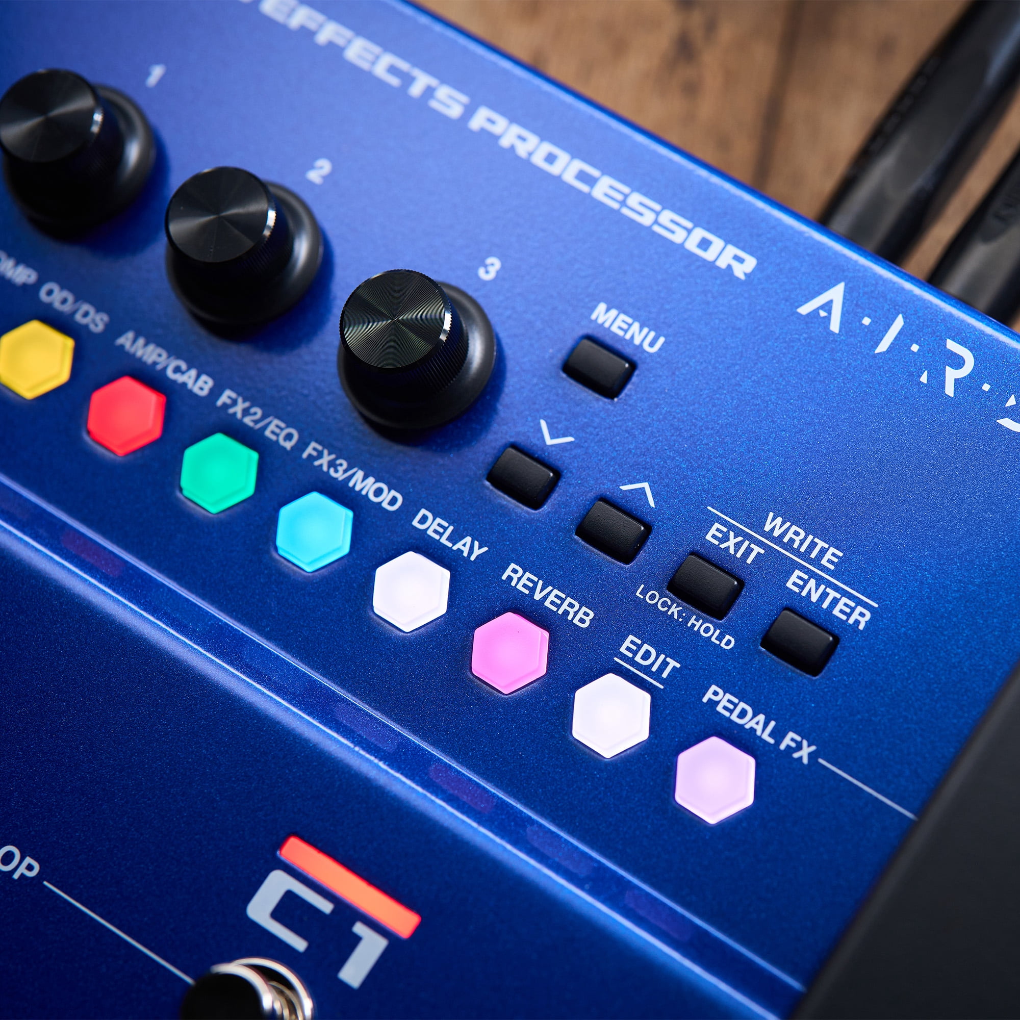 Boss GX-1B Bass Effects Processor Bundle with Gearlux Instrument & Patch Cable, Picks, and Austin Bazaar Polishing Cloth