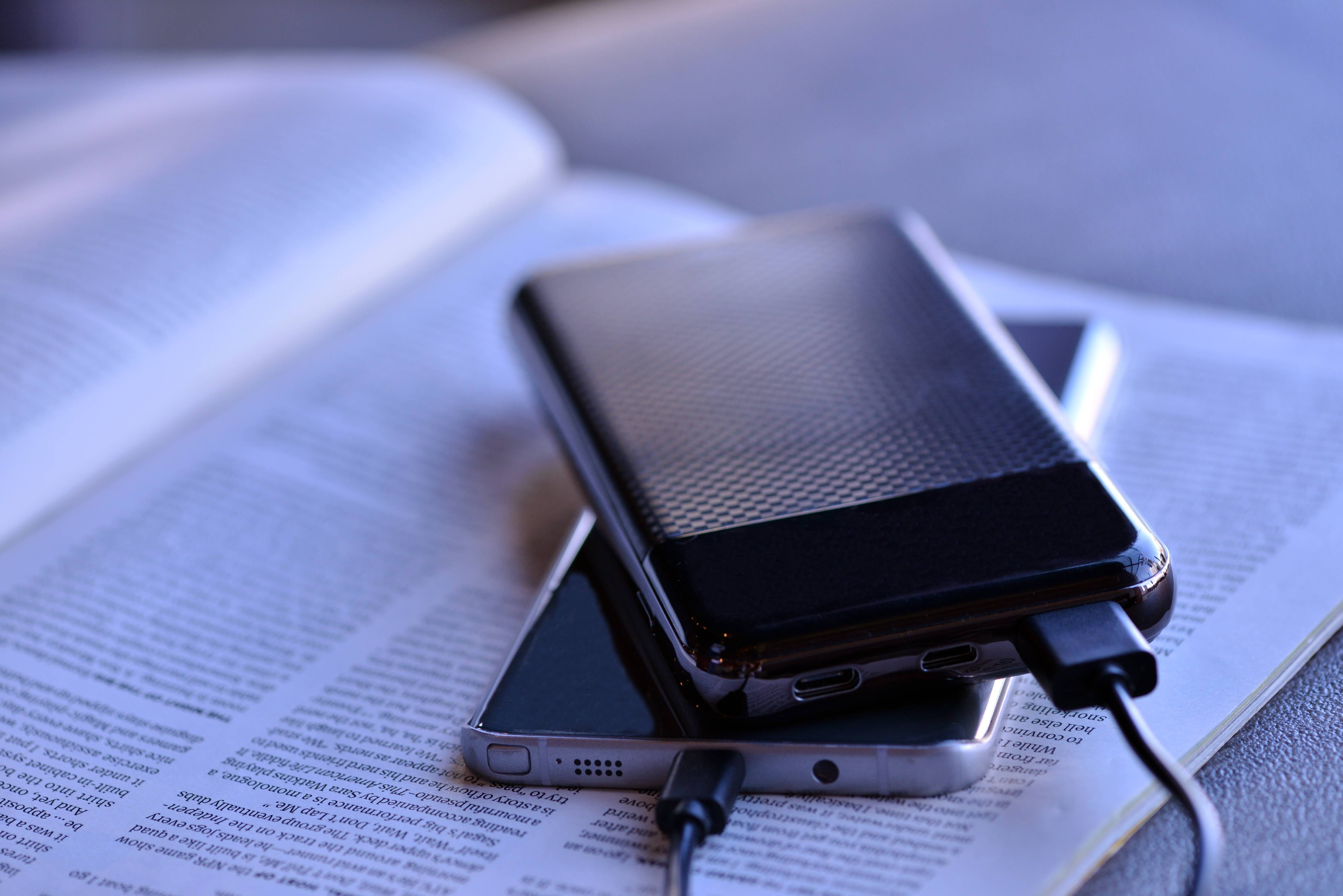 Energizer UE10037PQ BK 10,000 Series Fast-charging Power Bank With 2 USB Ports (black)