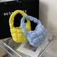 thumbnail image 5 of Bolso plisado de diseño, mini bolso de nube, bolso de mano de moda Dongdaemun que combina con todo, 5 of 6