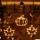 thumbnail image 2 of Naiovety Luz LED de calabaza con hojas de arce, luz decorativa de calabaza otoñal, decoración de interiores de Halloween, accesorios de Kits de decoración para fiestas hojas de arce, 2 of 6