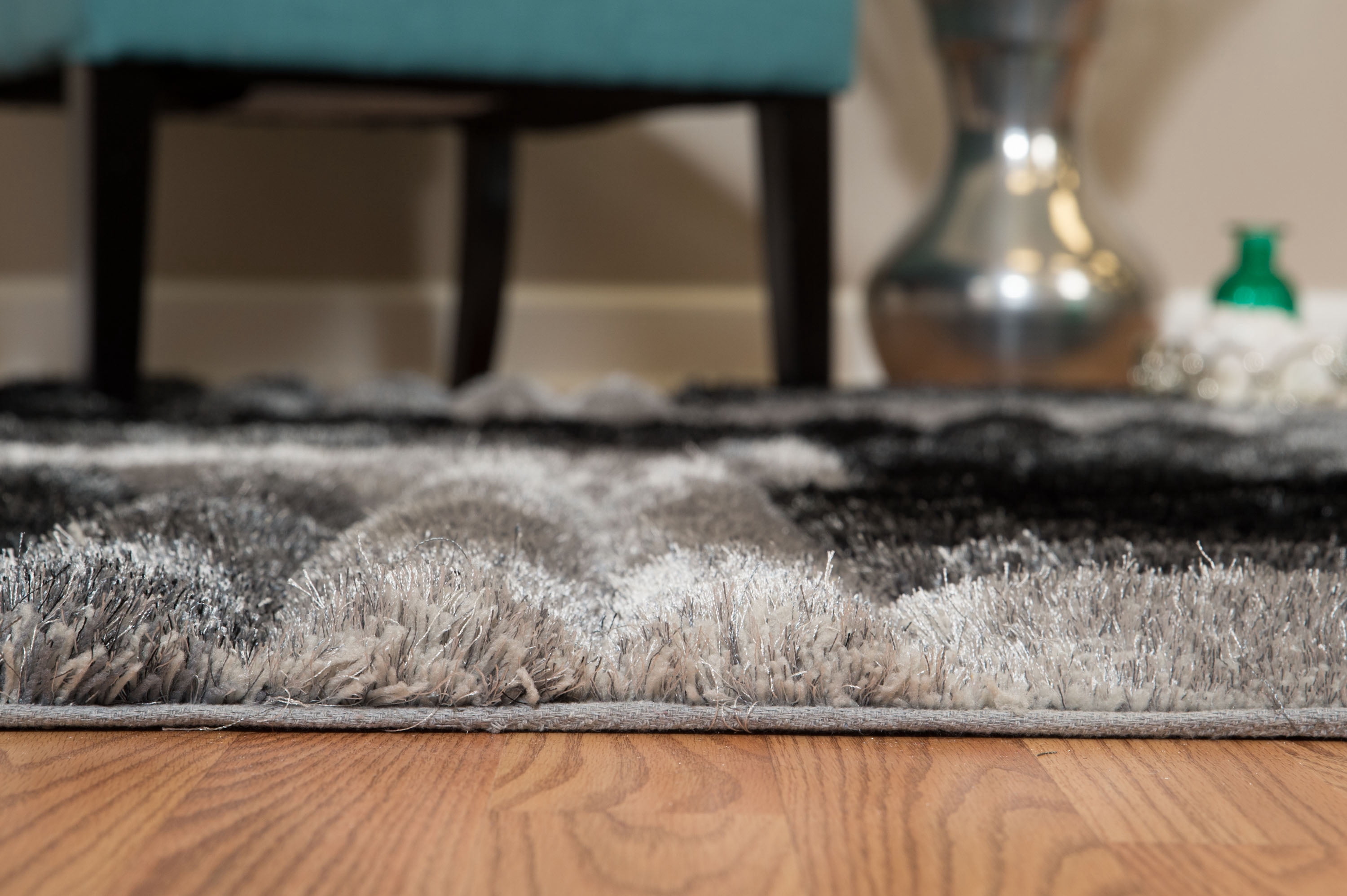 United Weavers Veria Doux Shag Geometric Accent Rug, Black, 1'10" X 3'