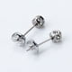 thumbnail image 2 of Pendientes de botón para hombre Diamante simulado Circonita cúbica forma forma forma Pendientes de botón Plata Fernando Pendientes de acero inoxidable, 2 of 8