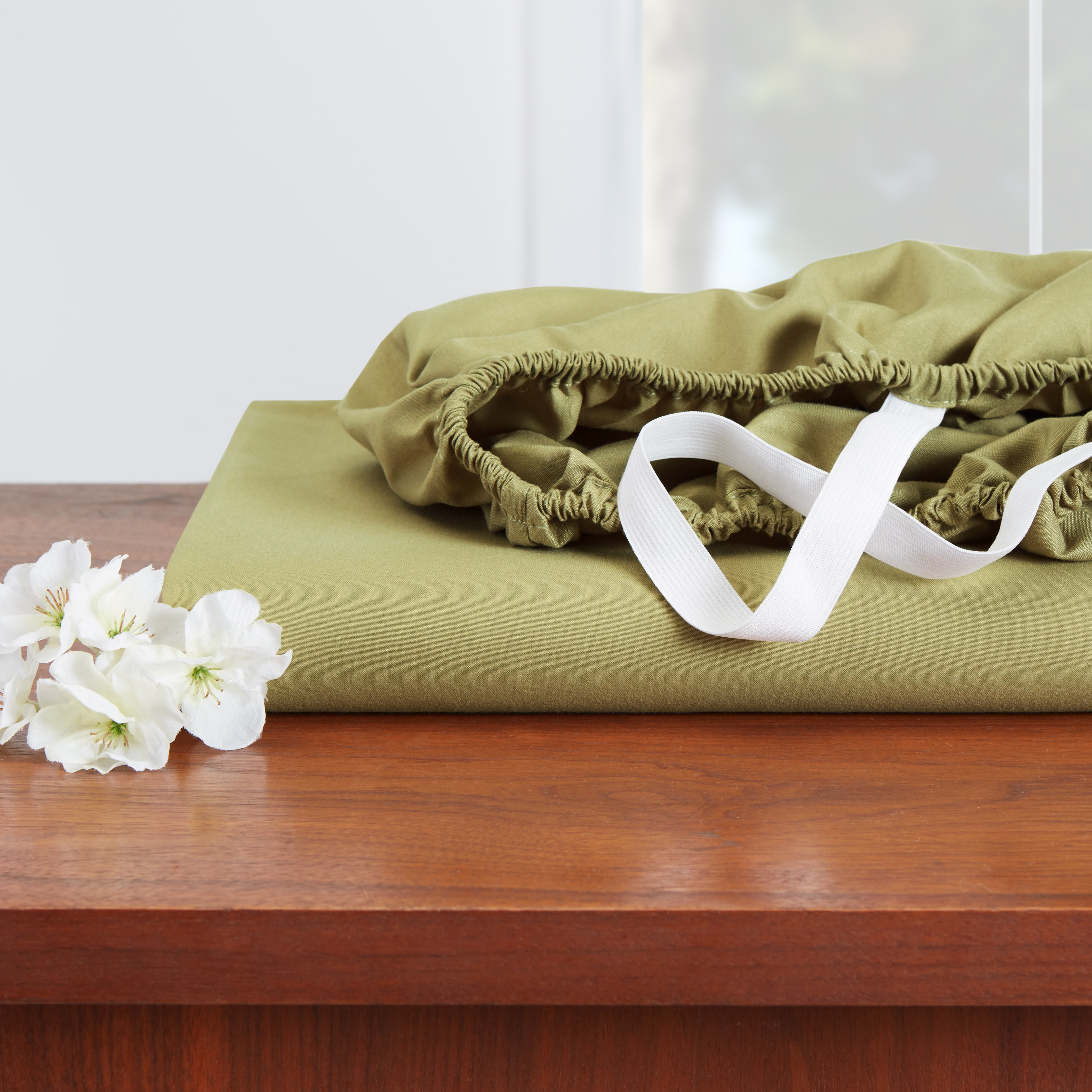 Hearth & Harbor Deep Pocket 3 Piece Solid Bed Sheet Set, 1800 Thread Count Microfiber Sheets, Twin, Sage