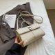 thumbnail image 5 of Bolso Hombro Ygjytge Con Cerradura Cuadrado Pequeño beige, 5 of 9