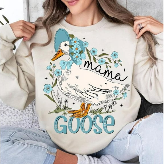 Mama Goose Sweatshirt, Floral Coquette Mama Top, Vintage Mama Shirt, Silly Goose Lover Gift, Mother’s Day Cute Pullover, Trendy Mama Style