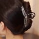 thumbnail image 1 of Pisexur Belleza Maquillaje Pinzas para el pelo de metal con forma de flor para mujer, antideslizantes, grandes, para cabello fino y grueso.para mujeres y hombres, 1 of 7
