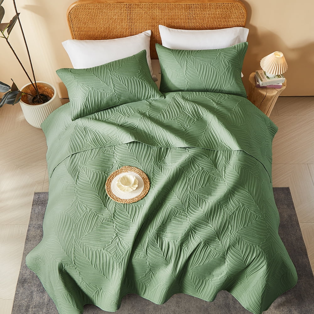 Davulos King Size Quilt Set 3 Pieces,Lightweight Olive Green Bedspread Coverlet Leaf Pattern Quilts for King Bed Microfiber Bed Cover Set for All Season