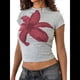thumbnail image 2 of Camiseta de Corta para con Estampado Floral Y2K para Mujer, Top Corto Ajustado con Cuello Redondo. Gris M, 2 of 9