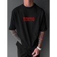 thumbnail image 1 of Camiseta de manga corta para hombre, estampada con coches de carreras y gráficos ingleses, corte holgado, cuello redondo moderno e informal, ropa para exteriores de primavera y verano para hombre., 1 of 6