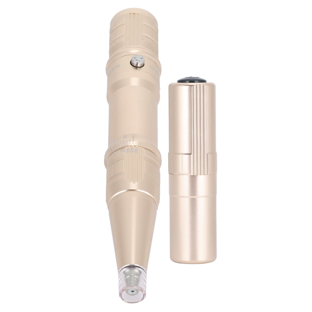 pluma eléctrica de microblading, máquina eléctrica de tatuaje de labios y cejas, máquina de microblading, uso conveniente Champán dorado; vista centrada frontal de la pluma microblading con batería extraíble al lado, cuerpo cilíndrico de aleación de aluminio, perilla superior para ajustar velocidad y anillo inferior graduado para longitud de aguja, punta con cartucho visible, acabado satinado; incluye adaptador de carga y batería de litio 500 mAh, velocidad de 25,000 a 35,000 r/min; diseñada para cejas, delineado y tatuaje de labios, recargable y adecuada para trabajo móvil.