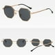 thumbnail image 3 of Gafas de sol cuadradas retro Qarigey para hombres/mujeres UV400 Lentes azul claro, 3 of 6