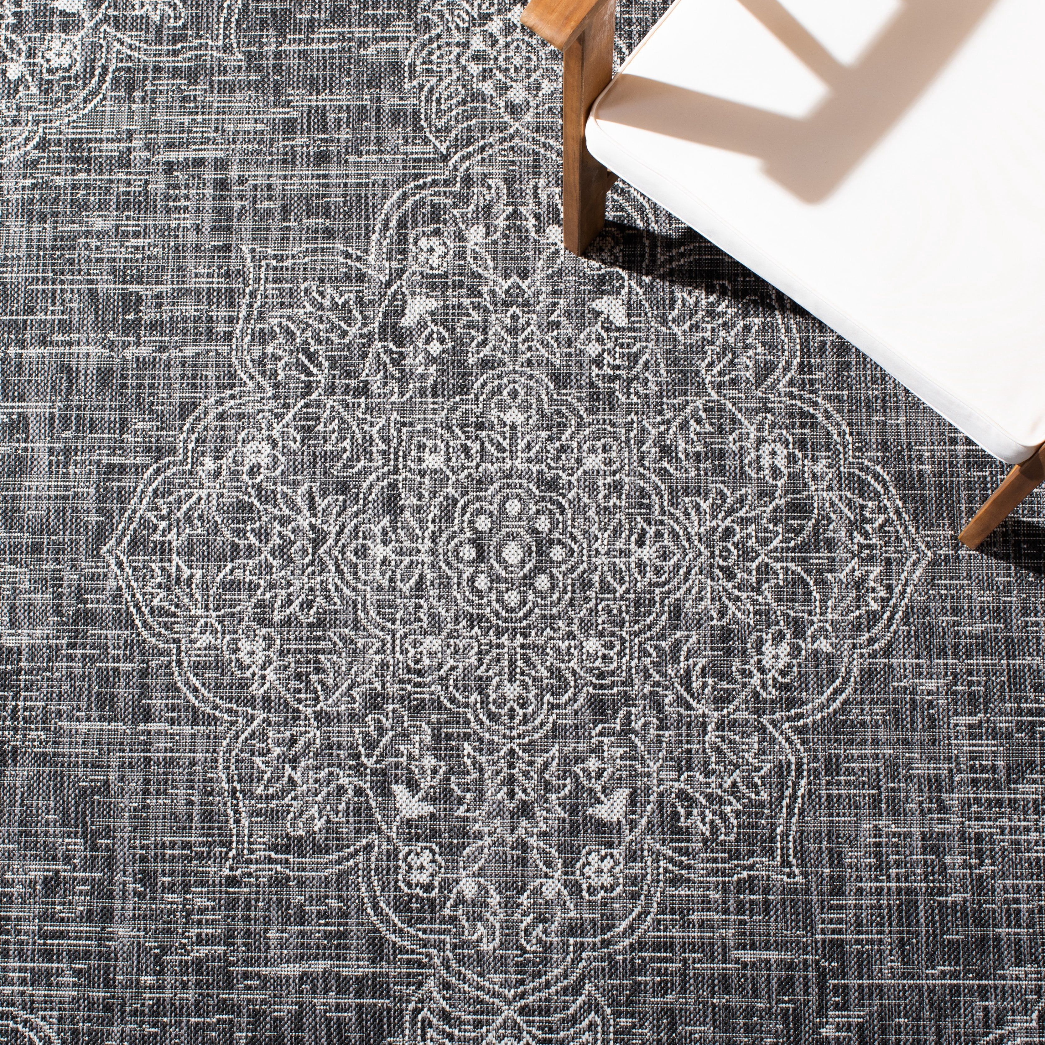 SAFAVIEH Courtyard Chao Medallion Indoor/Outdoor Area Rug, Grey/Black, 8' x 11'