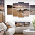 thumbnail image 1 of Bord de Mer Paisible avec Vagues Blanches, 1 of 1
