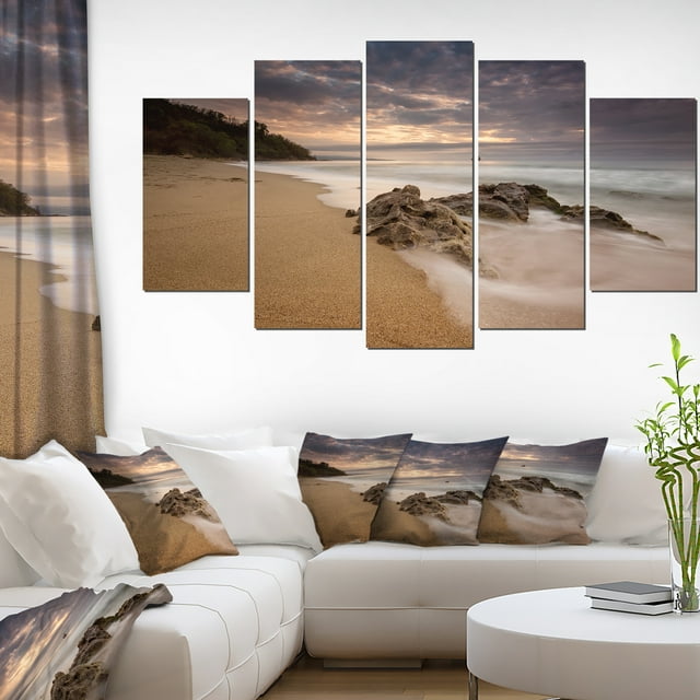 Bord de Mer Paisible avec Vagues Blanches