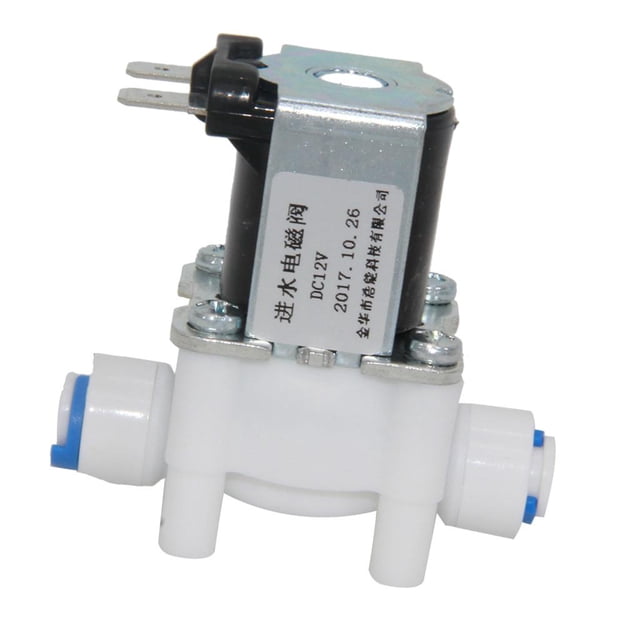 de agua de 1/4 pulgada control de flujo de válvula solenoide de apertura / apagado automático - 12v sunnimix electroválvula eléctrica Válvula solenoide blanca de plástico con bobina metálica marcada 12V, vista 3/4 mostrando terminales eléctricos superiores y conexiones rápidas para tubo de 1/4" (12 mm). Tamaño aproximado 56x34x50 mm; diseñada para dispensadores, purificadores y sistemas de ósmosis inversa; también suele usarse para control de flujo en máquinas de té.