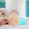 thumbnail image 4 of Letreros de madera de 15 cm para anunciar el género del bebé, de doble cara, con el mensaje "¿No es ella?", 4 of 5