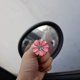 thumbnail image 4 of Abalorio para coche, hermosa flor de margarita con diamantes de imitación, soporte y contenedor para ambientador de fragancia creativa (rosa) oso de fresa Electrónica, 4 of 4
