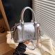 thumbnail image 4 of Bolso cuadrado pequeño de mano de moda retro coreana 2025, nuevo bolso de hombro de color sólido, bolso de mensajero de temperamento de alta gama, 4 of 4