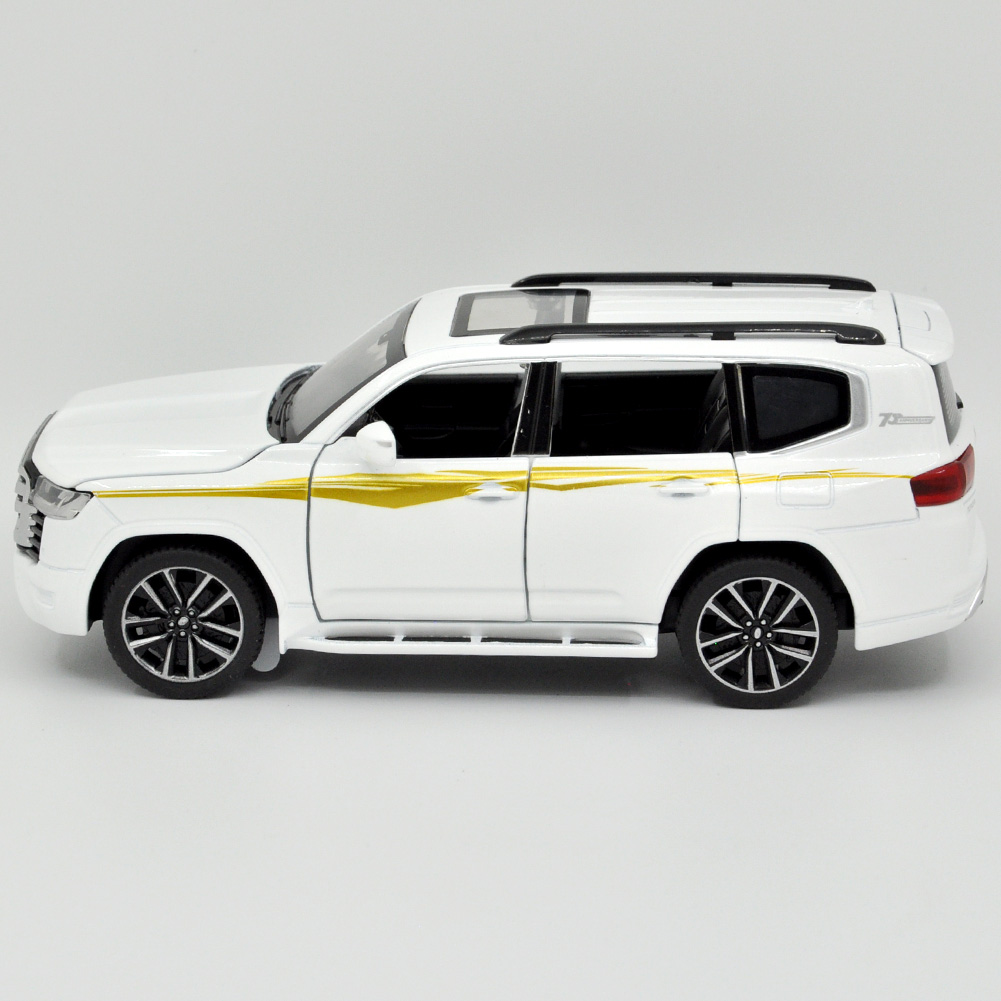 1: 32 Suitable for Toyota Land Cruiser LC300 Alloy Simulation Car Die Casting Model Dynamic Sound and Light Toy Series Collectibles Boy's Birthday Gift