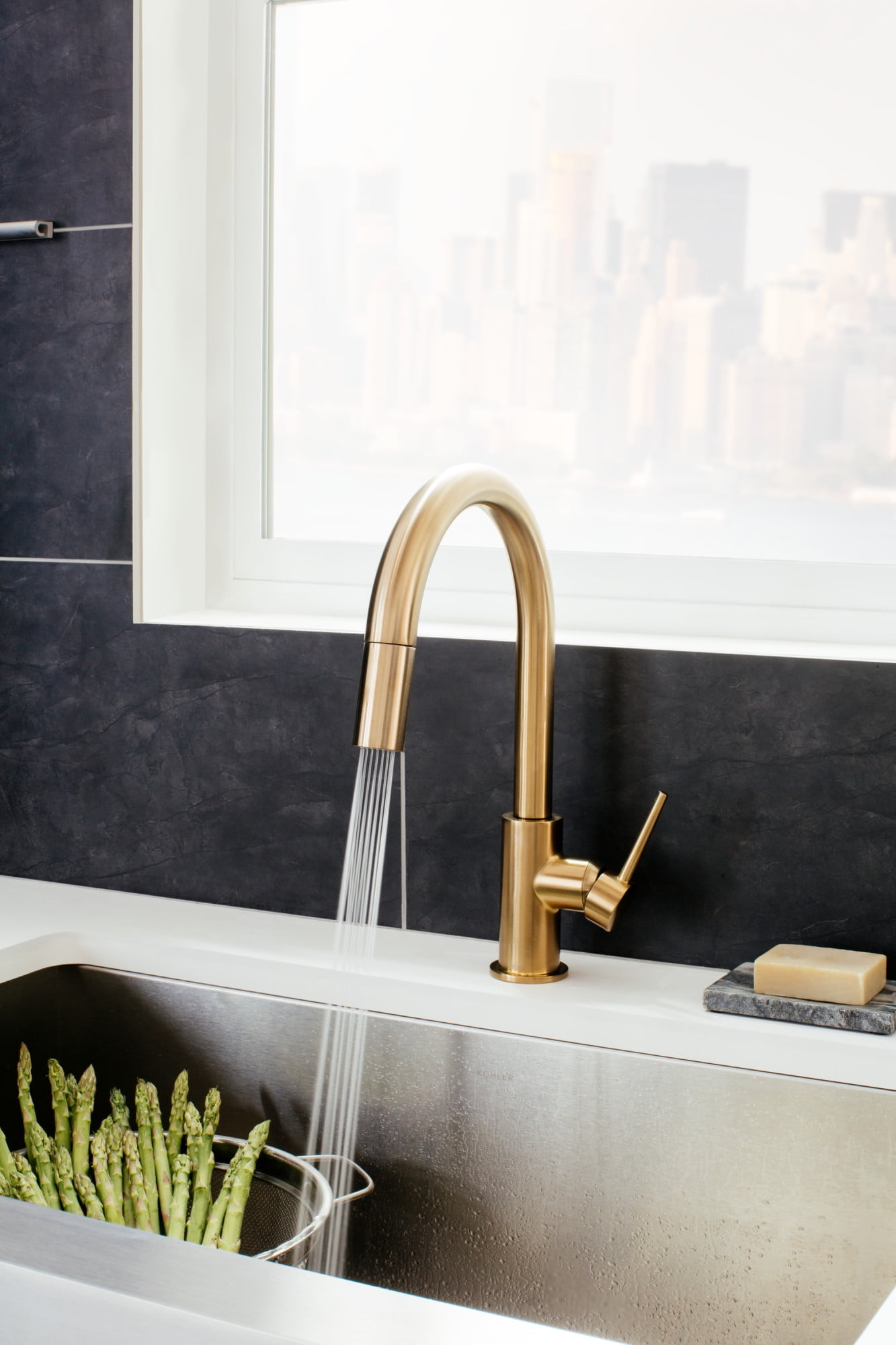 Delta Faucets Trinsic 1 Handle Kitchen Sink Faucet, Matte Black