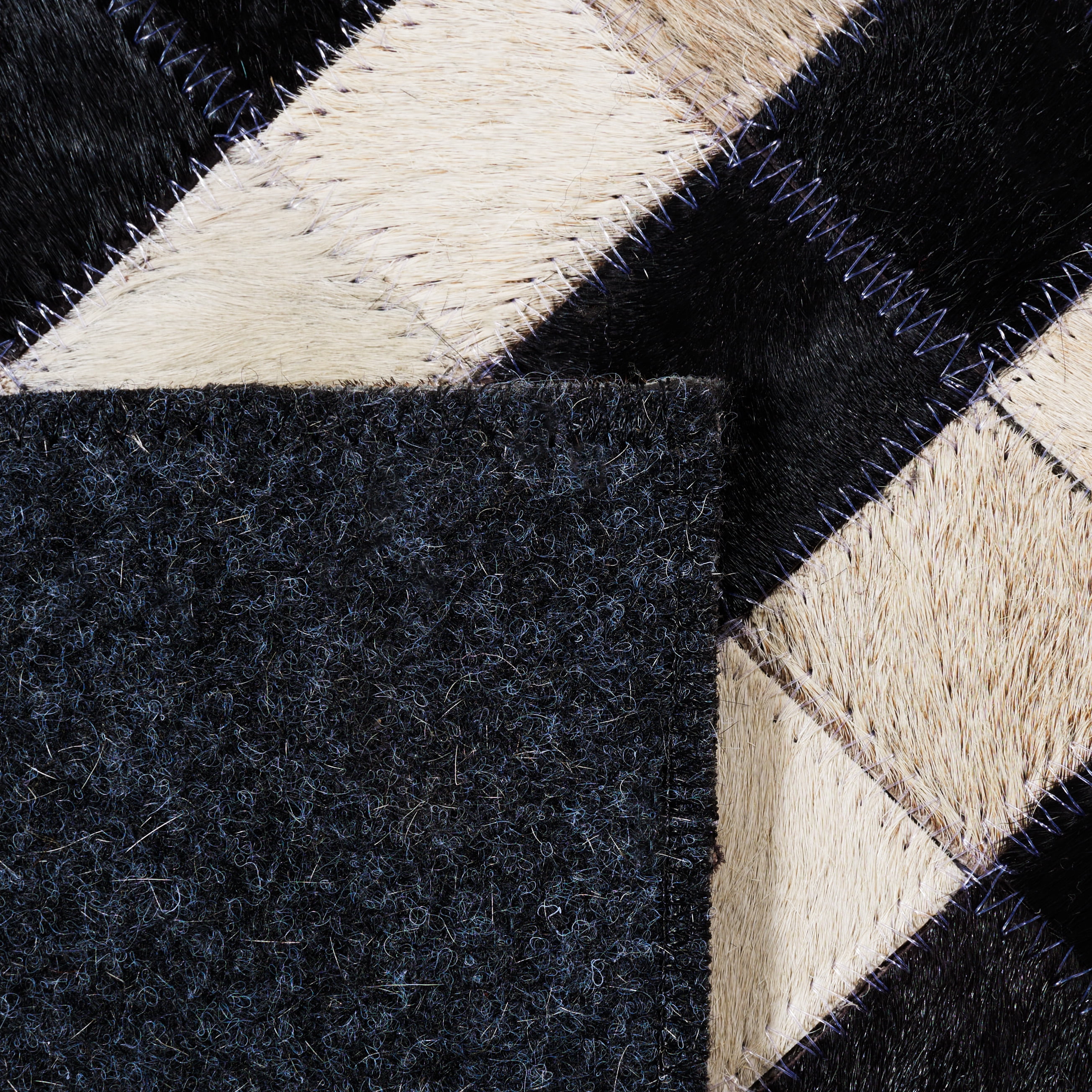 SAFAVIEH Studio Leather Ronnette Geometric Area Rug, Black/Ivory, 6' x 6' Round