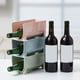 thumbnail image 4 of Estante para vinos apilable fácil de limpiar para almacenamiento doméstico, soporte para botellas de plástico PET con características antideslizantes y estables para la organización de la despensa (3, 4 of 4