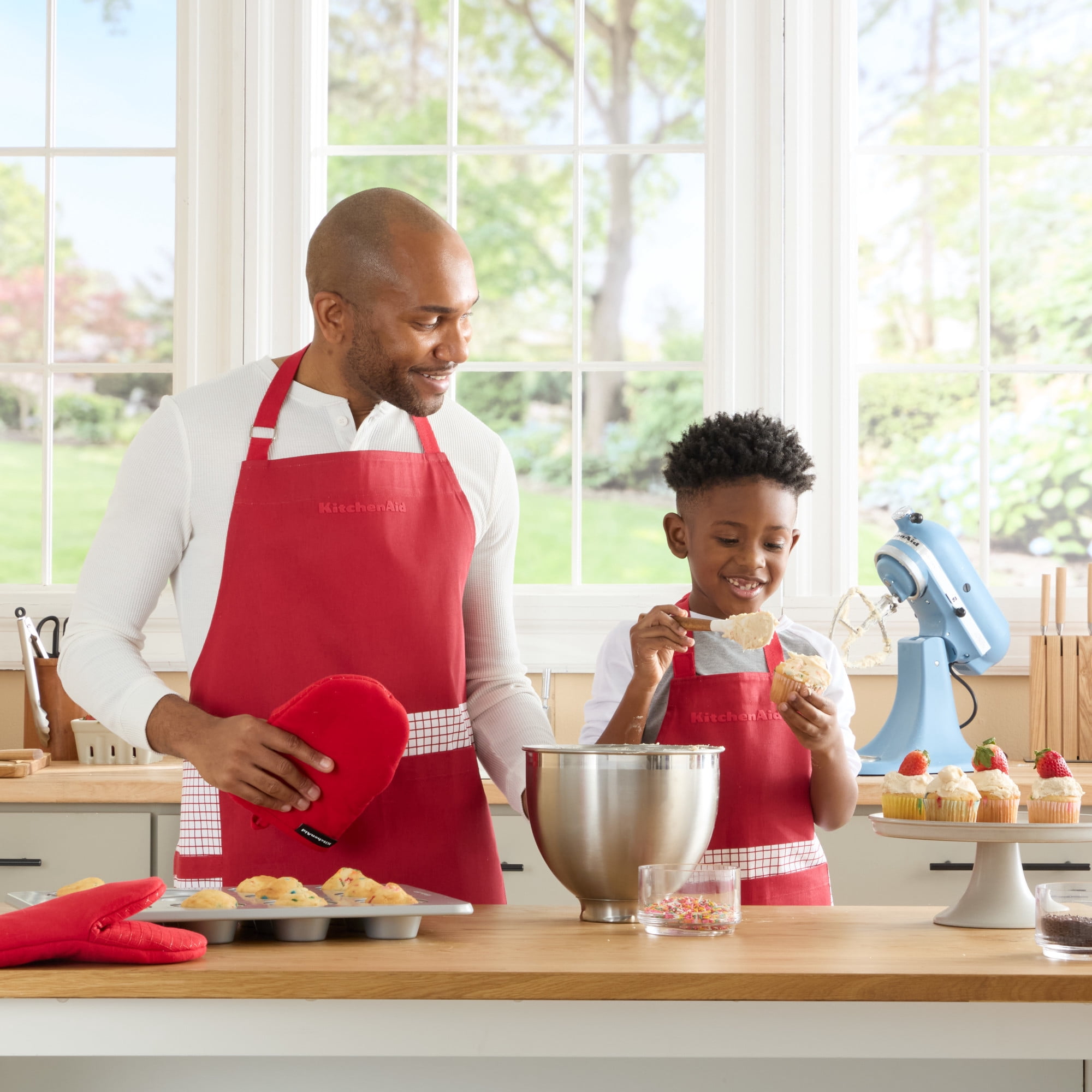KITCHENAID Gourmet Series Gridlines Big Chef Apron, Water & Stain Resistant, Passion Red, Adult-Sized 32"x28"