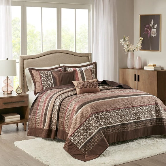 104"X94" Red Jacquard Quilt Set - 5-Piece King/Cal King Bedding with Decorative Pillows